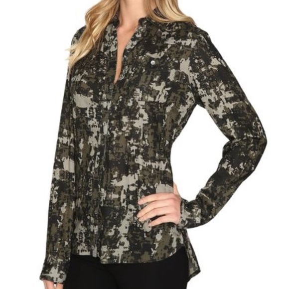 Jag Jeans Tops - NWT JAG Camo Roan Shirt S